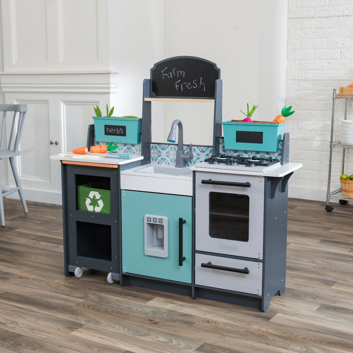 Garden Gourmet Play Kitchen with EZ Kraft Assembly