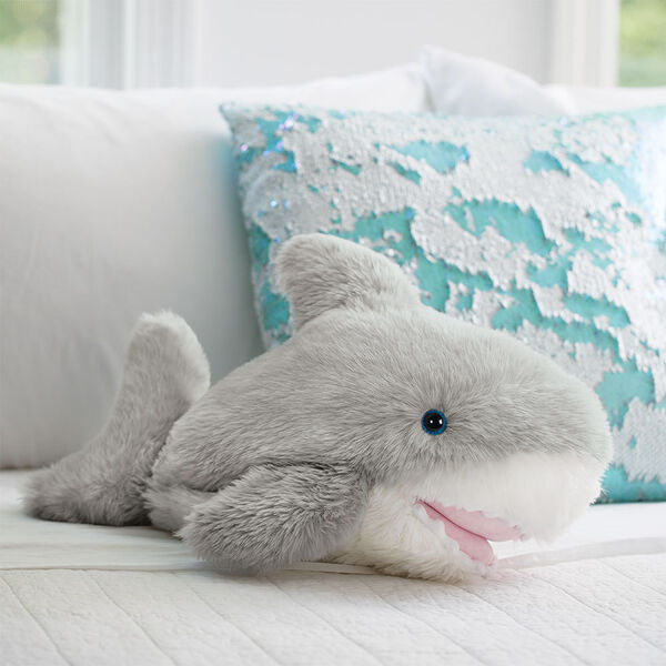 p77-4 18" Oh So Soft Shark